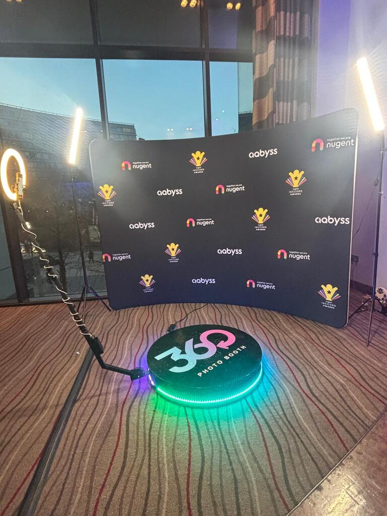 Pete_Pinnington_Productions Selfie Photo Experiences - 360 Selfie Spinner