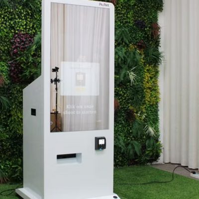 Pete_Pinnington_Productions Selfie Photo Experiences - Modern Mirror Booth