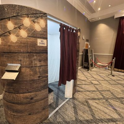 Pete_Pinnington_Productions Selfie Photo Experiences - Oval Photo Booth
