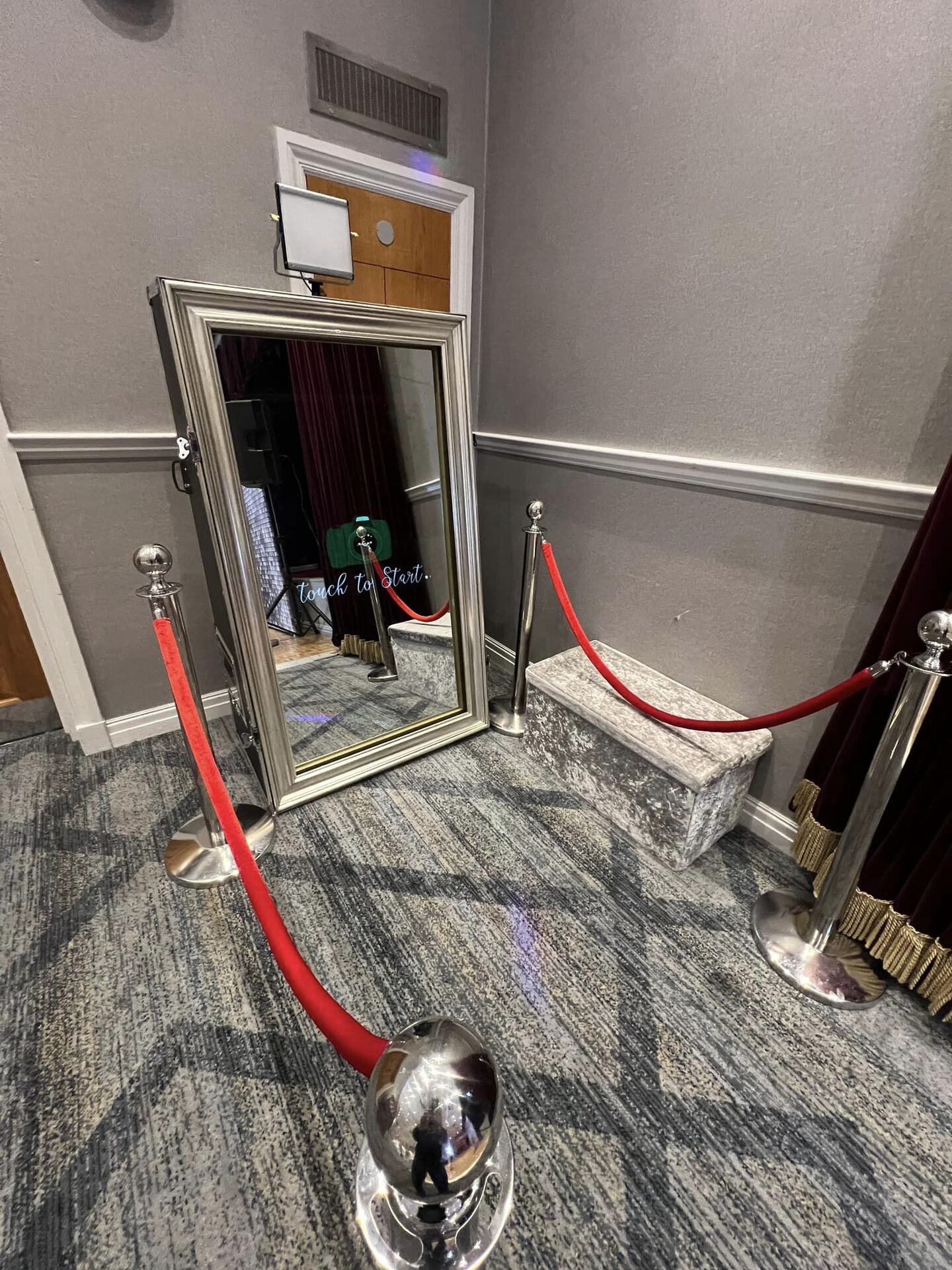 Pete_Pinnington_Productions Selfie Photo Experiences - Magic Selfie Mirror