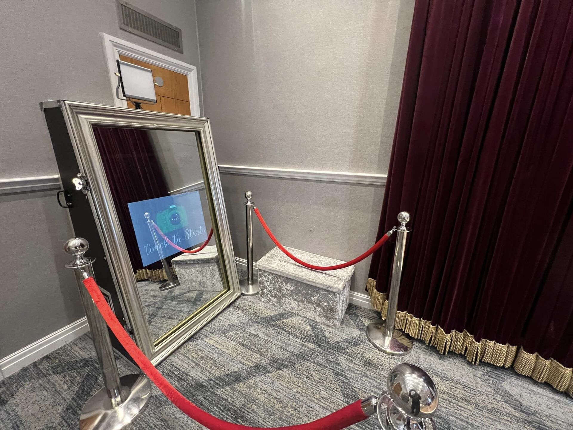 Pete_Pinnington_Productions Selfie Photo Experiences - Magic Selfie Mirror
